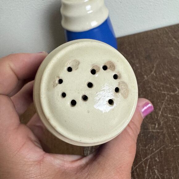 Heavy Stoneware‎ Large blue & white Salt and Pepper Shakers VINTAGE - Picture 6 of 9
